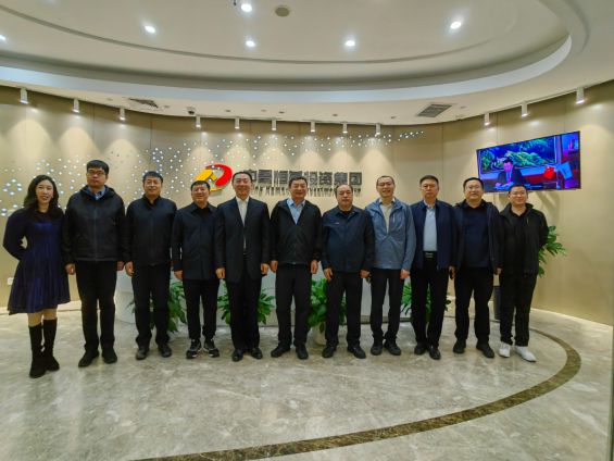 伊春市民宿考察团到访jn江南官方网站深化产业合作